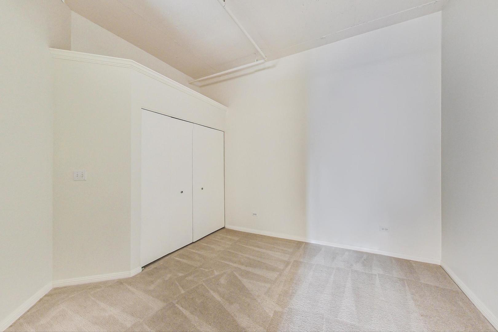 950 West Monroe Street, Unit 608 Chicago, IL 60607 - Photo 29 of 44 a view of an empty room