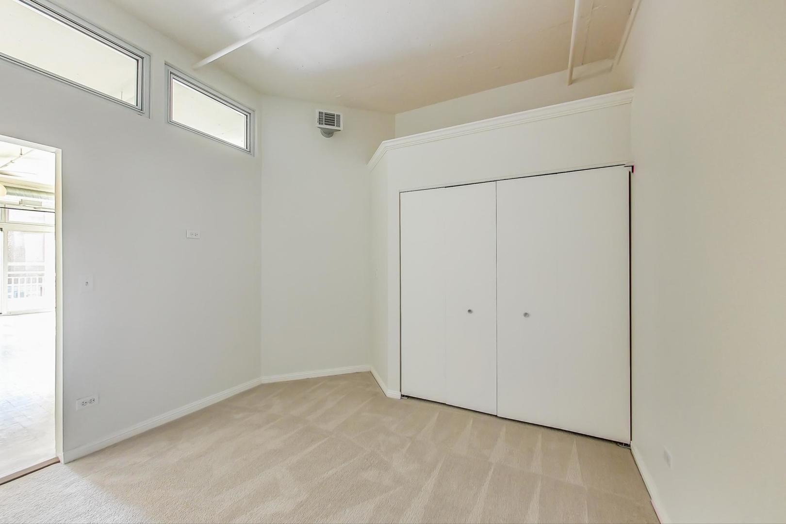 950 West Monroe Street, Unit 608 Chicago, IL 60607 - Photo 30 of 44 a view of an empty room