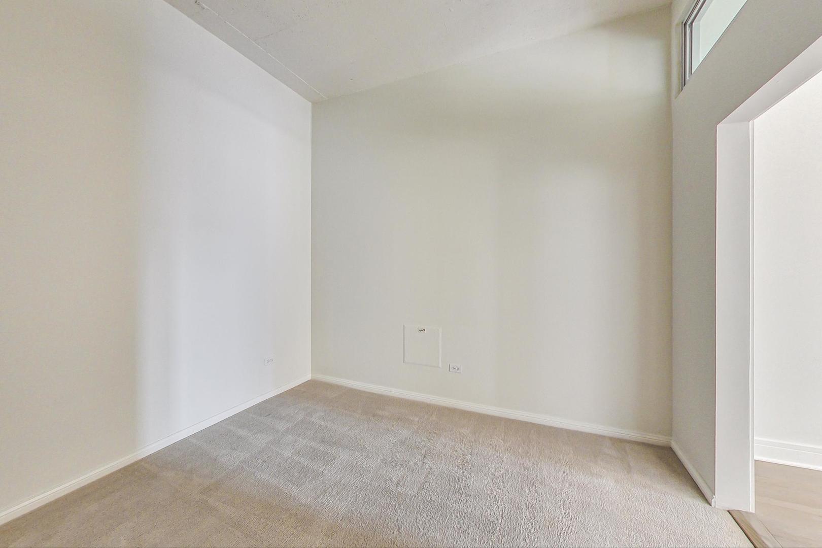950 West Monroe Street, Unit 608 Chicago, IL 60607 - Photo 31 of 44 a view of small space