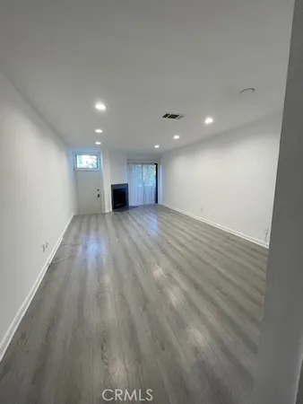 $2,600 | 14100 Calvert Street, Van Nuys, CA 91401