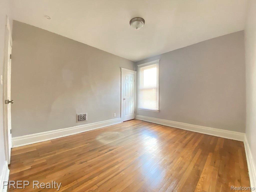 4864 Commonwealth Street Detroit, MI 48208 - Photo 6 of 11