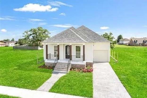 8541 Victory Drive Chalmette, LA 70043 - Photo 1 of 13