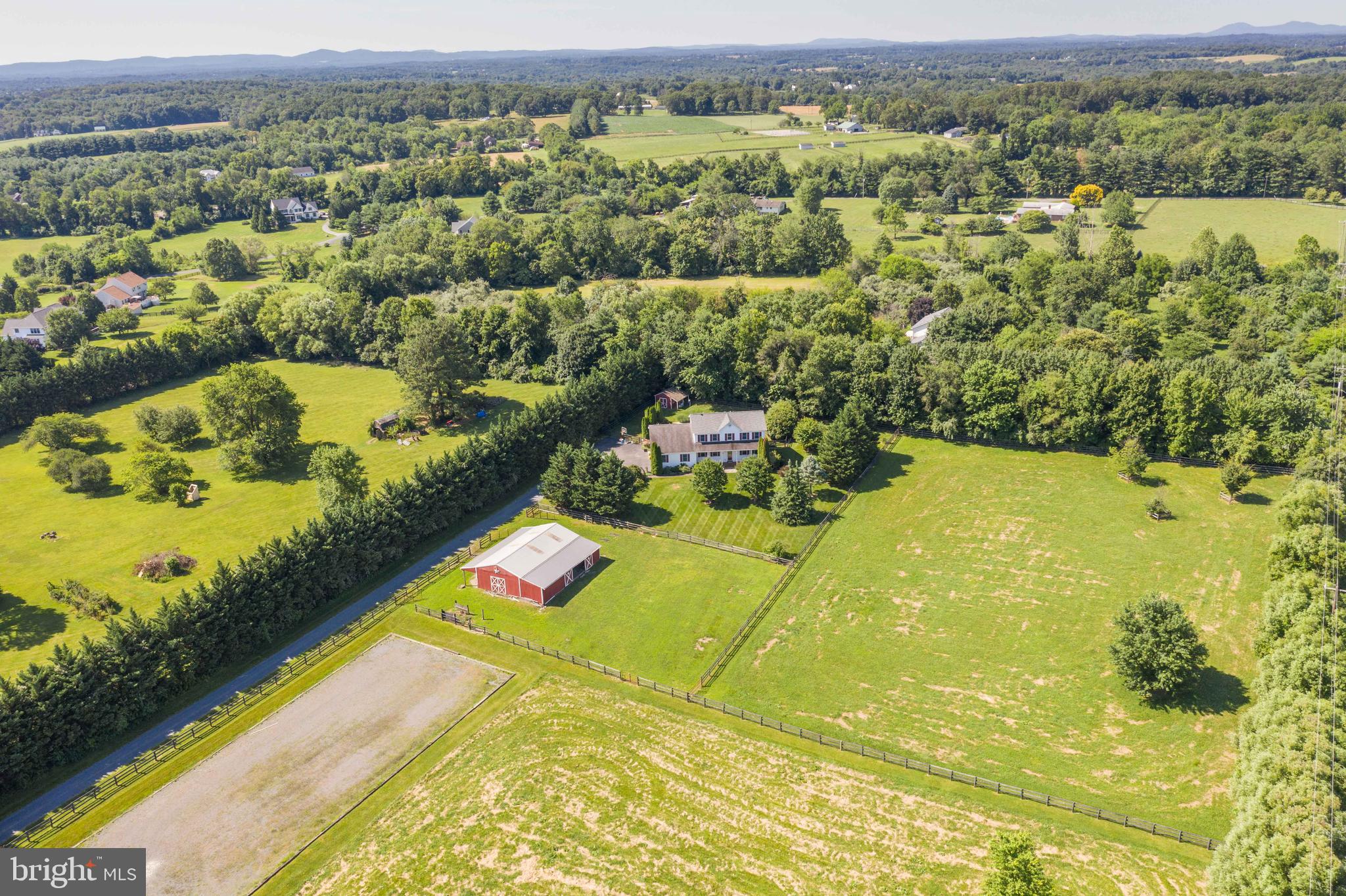 36349 Shoemaker School Road Purcellville, VA 20132 - Photo 3 of 73 Gallery Image 3