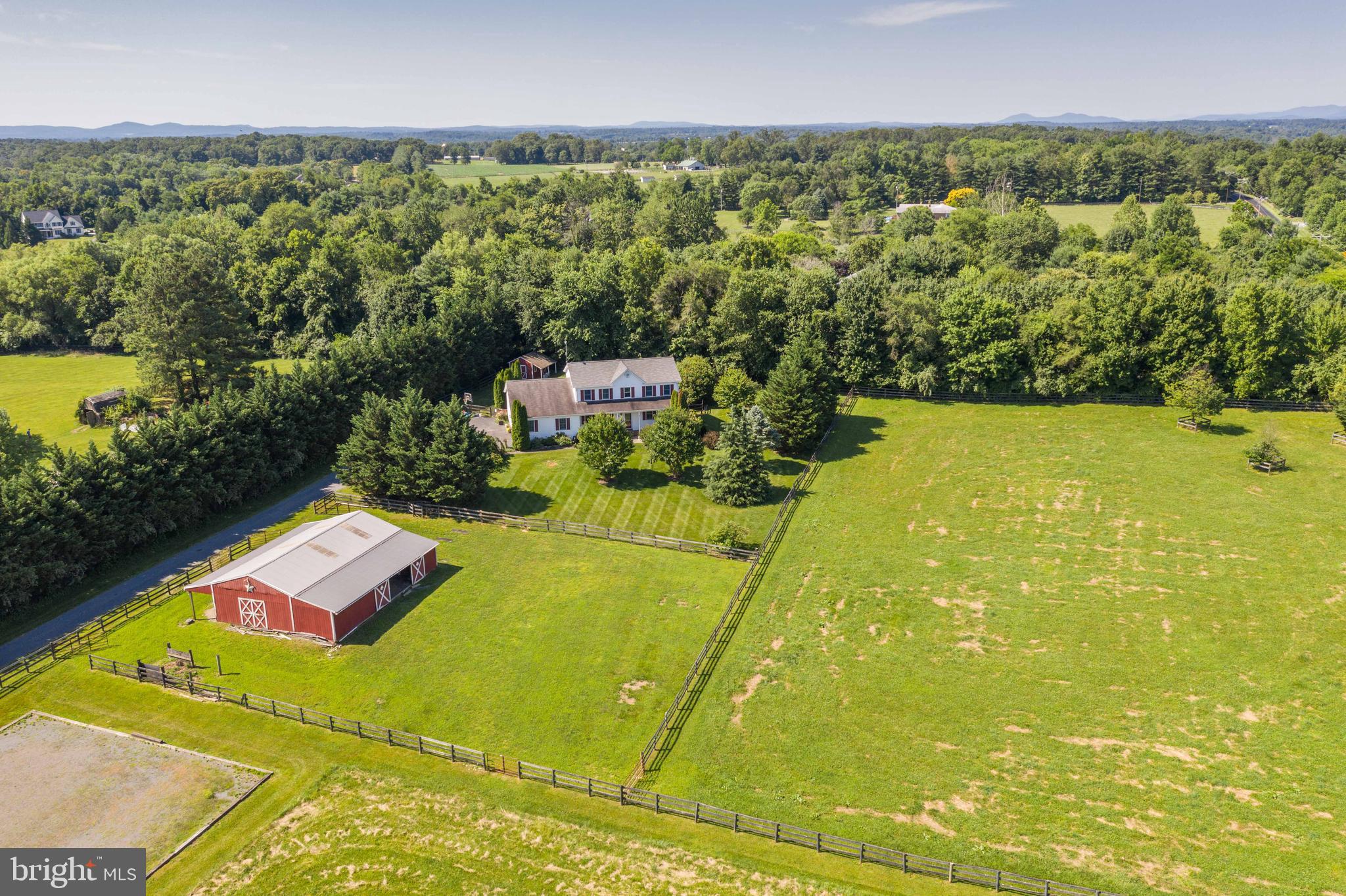 36349 Shoemaker School Road Purcellville, VA 20132 - Photo 4 of 73 Gallery Image 4