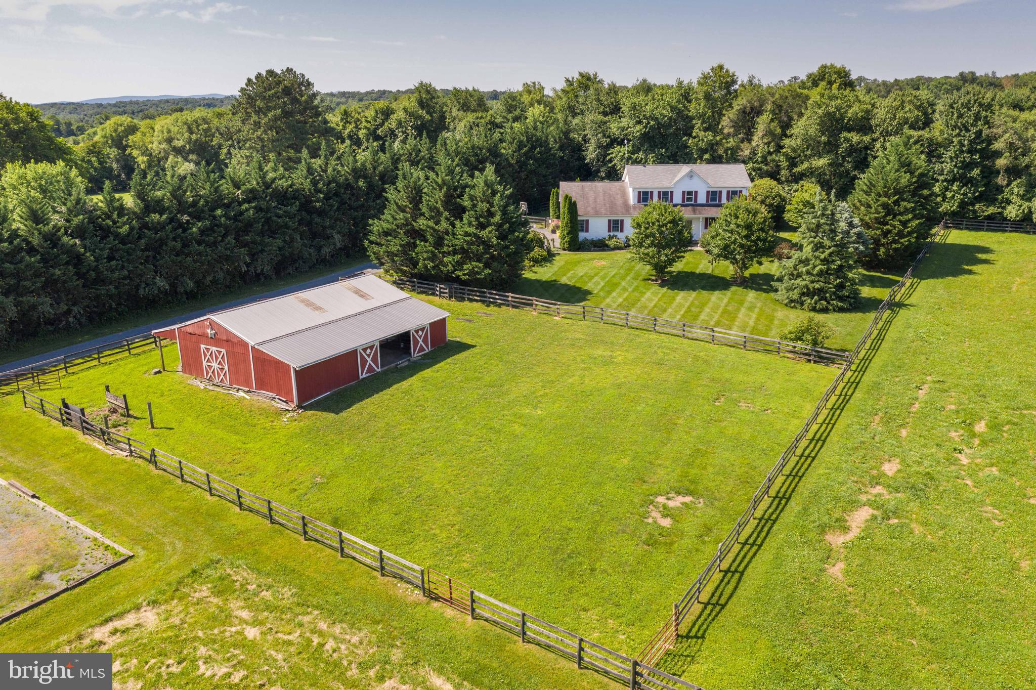 36349 Shoemaker School Road Purcellville, VA 20132 - Photo 5 of 73 Gallery Image 5