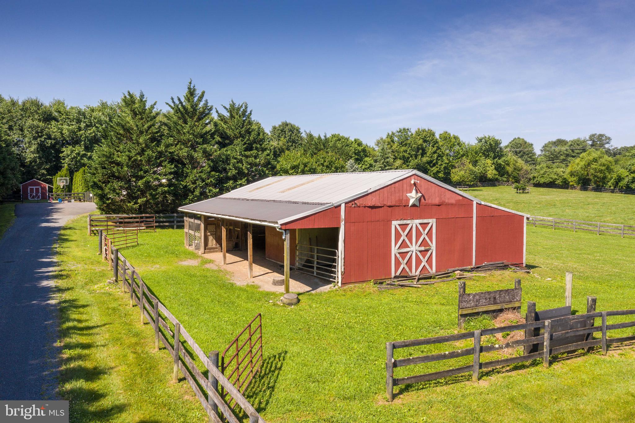 36349 Shoemaker School Road Purcellville, VA 20132 - Photo 7 of 73 Gallery Image 7