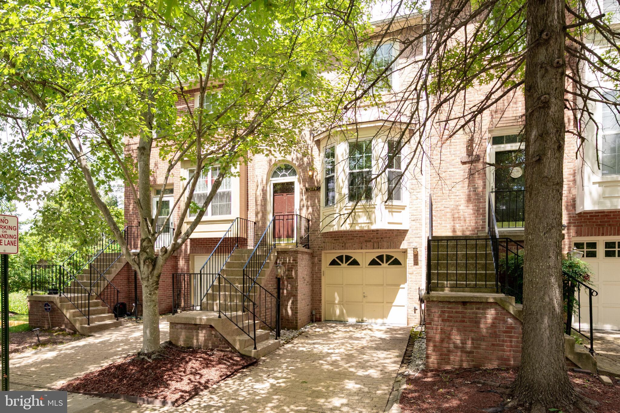13174 Kidwell Field Road Herndon, VA 20171 - Photo 1 of 45 Gallery Image 1