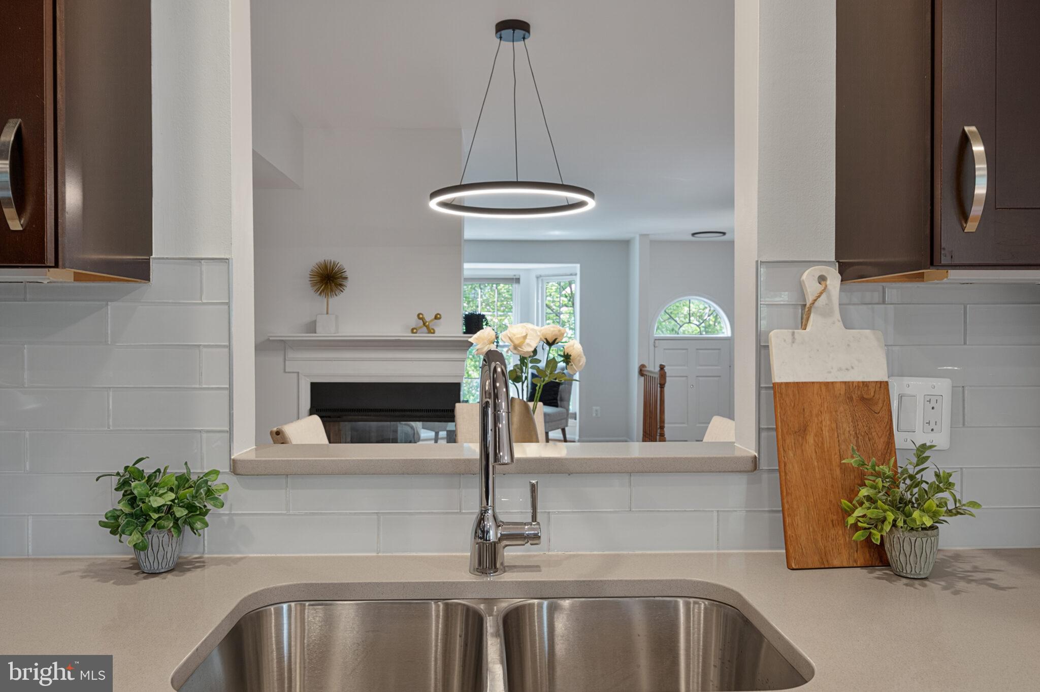 13174 Kidwell Field Road Herndon, VA 20171 - Photo 4 of 45 Gallery Image 4