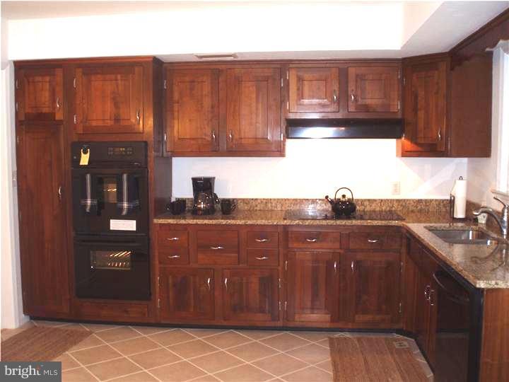 609 North Ship Road Exton, PA 19341 - Photo 10 of 25 Kitchen