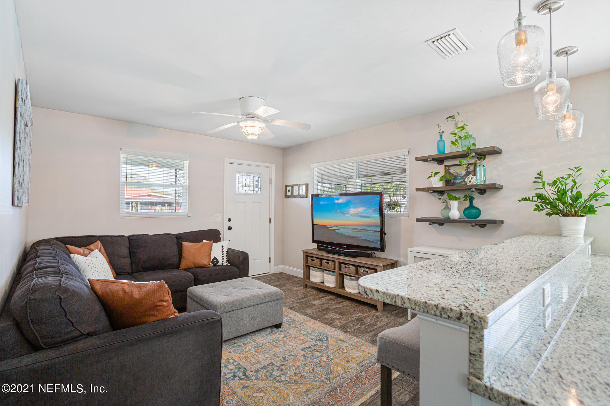726 Vecuna Road Atlantic Beach, FL 32233 - Photo 5 of 33 81C6CCE1-CC0A-43ED-A331-EB3F1DA8FC44