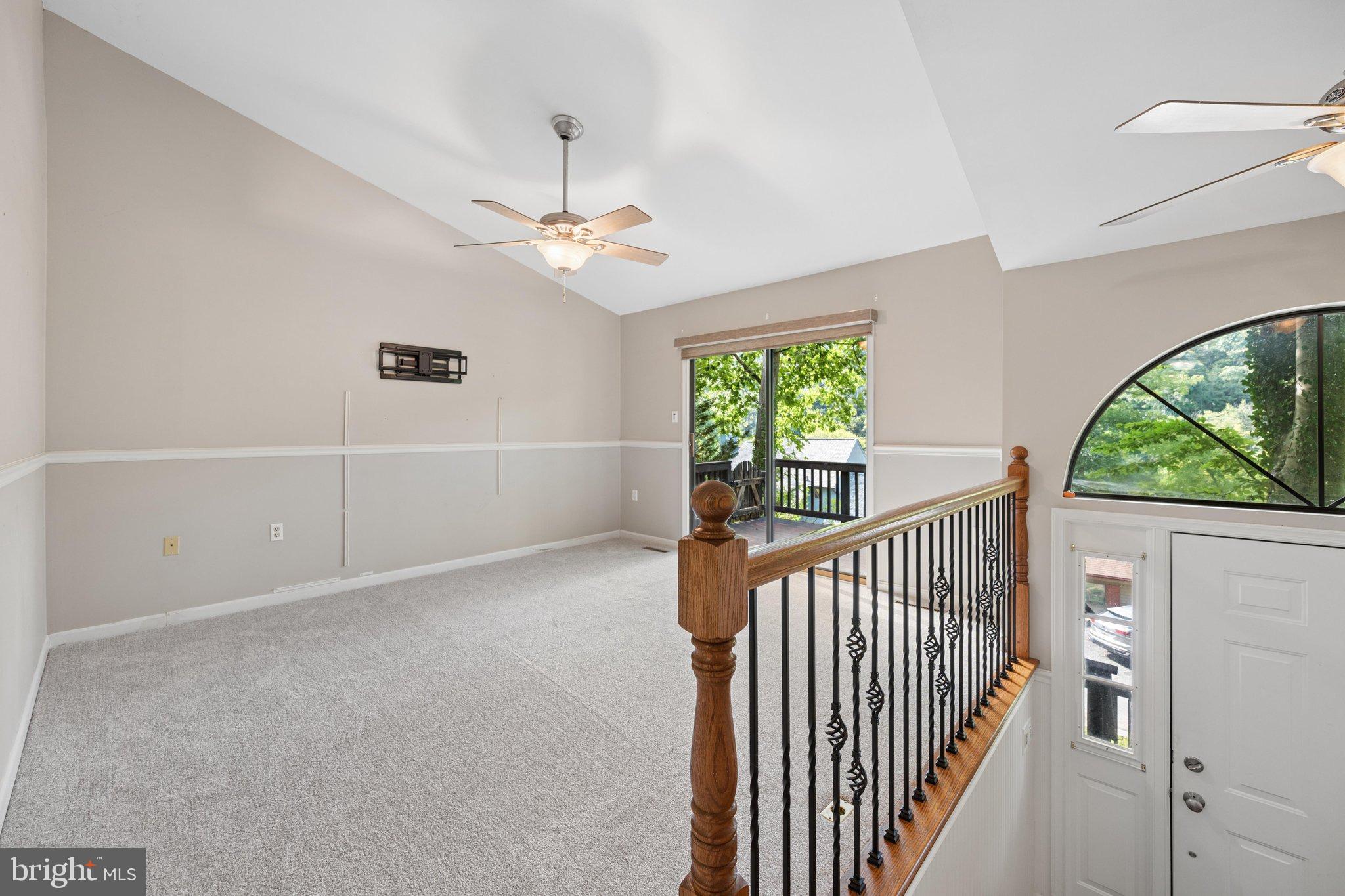 6725 West Lakeridge Road New Market, MD 21774 - Photo 3 of 64 Living Room