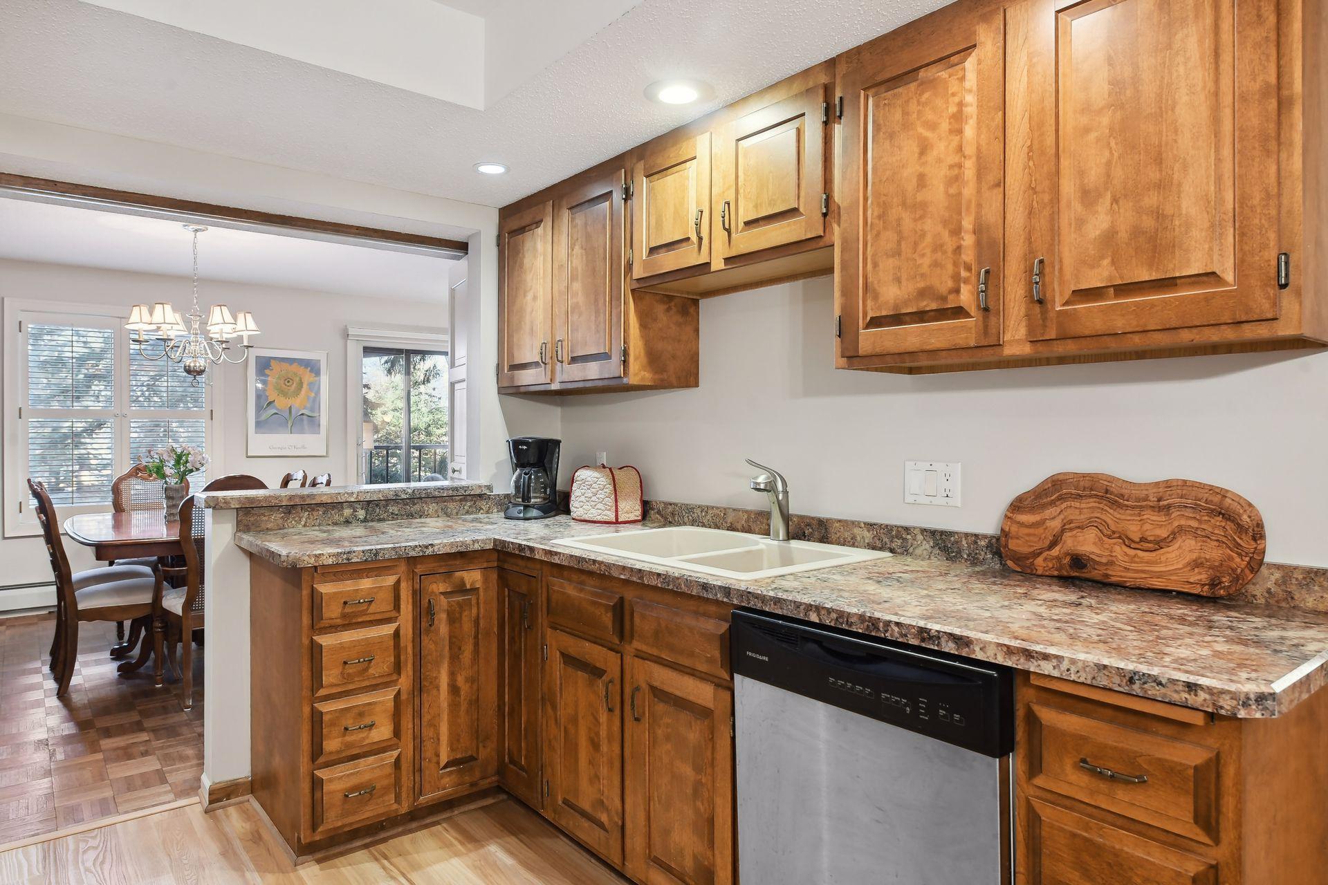 5501 Dewey Hill Road, Unit 131 Edina, MN 55439 - Photo 14 of 55