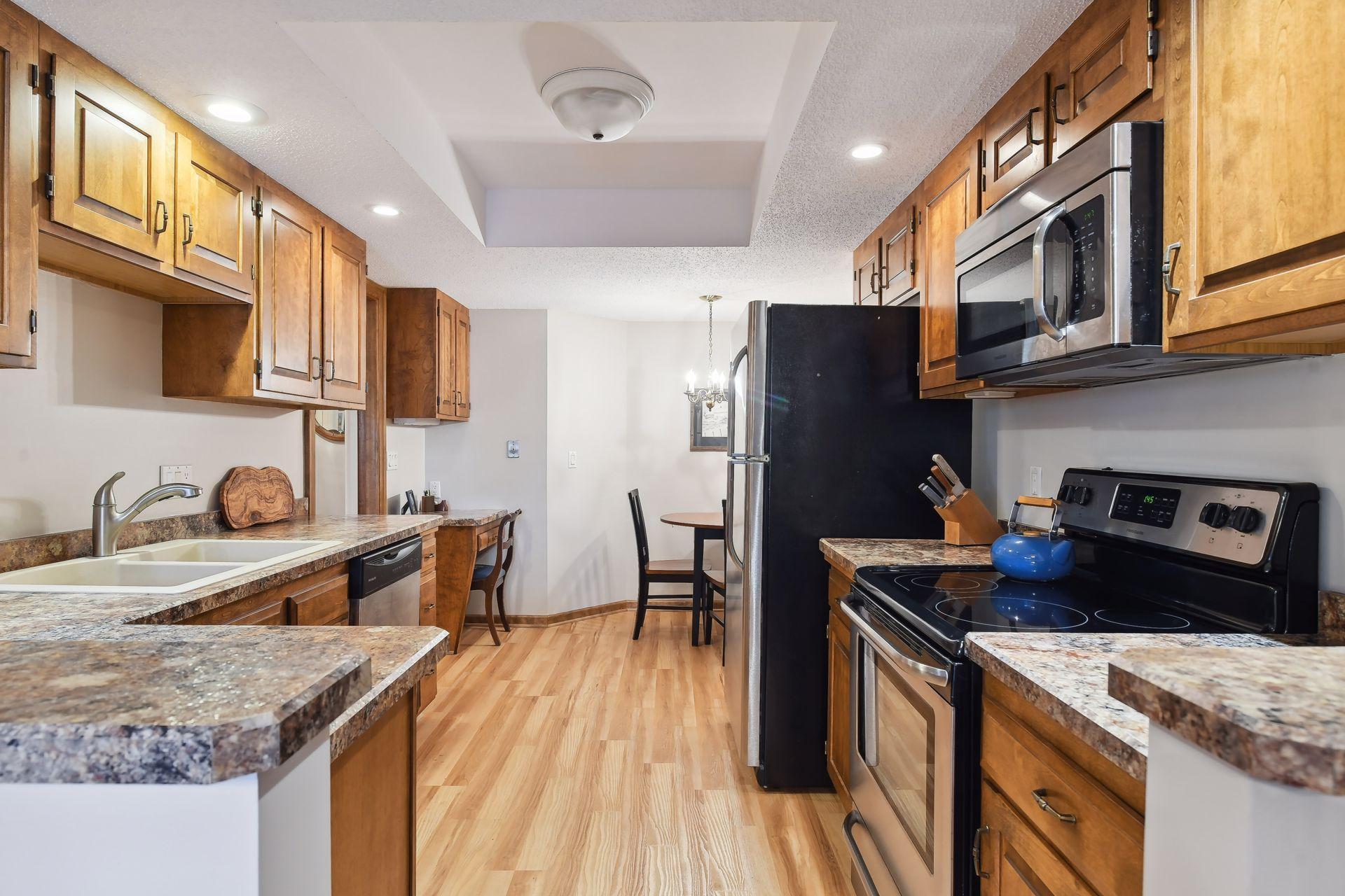 5501 Dewey Hill Road, Unit 131 Edina, MN 55439 - Photo 9 of 55