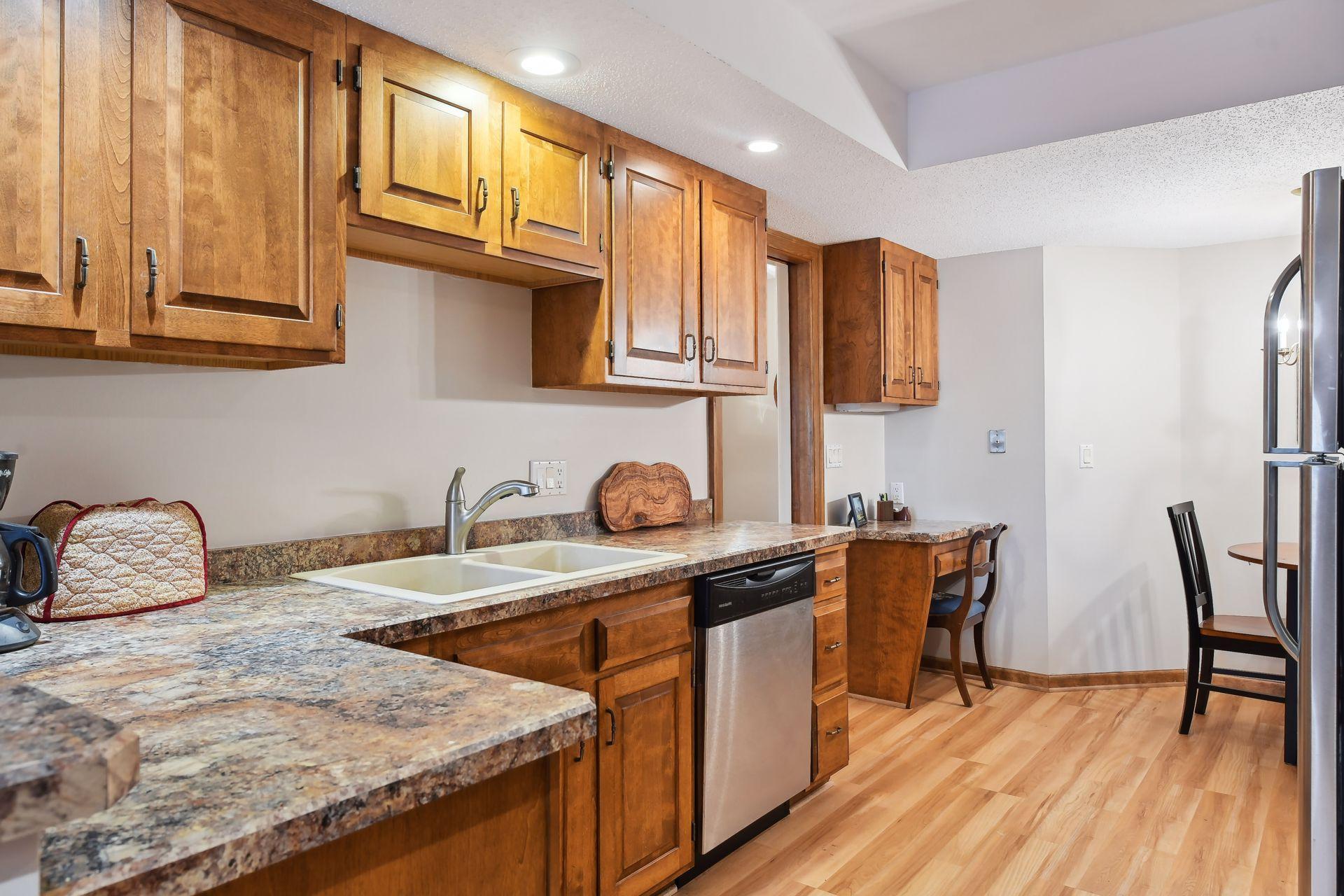 5501 Dewey Hill Road, Unit 131 Edina, MN 55439 - Photo 10 of 55