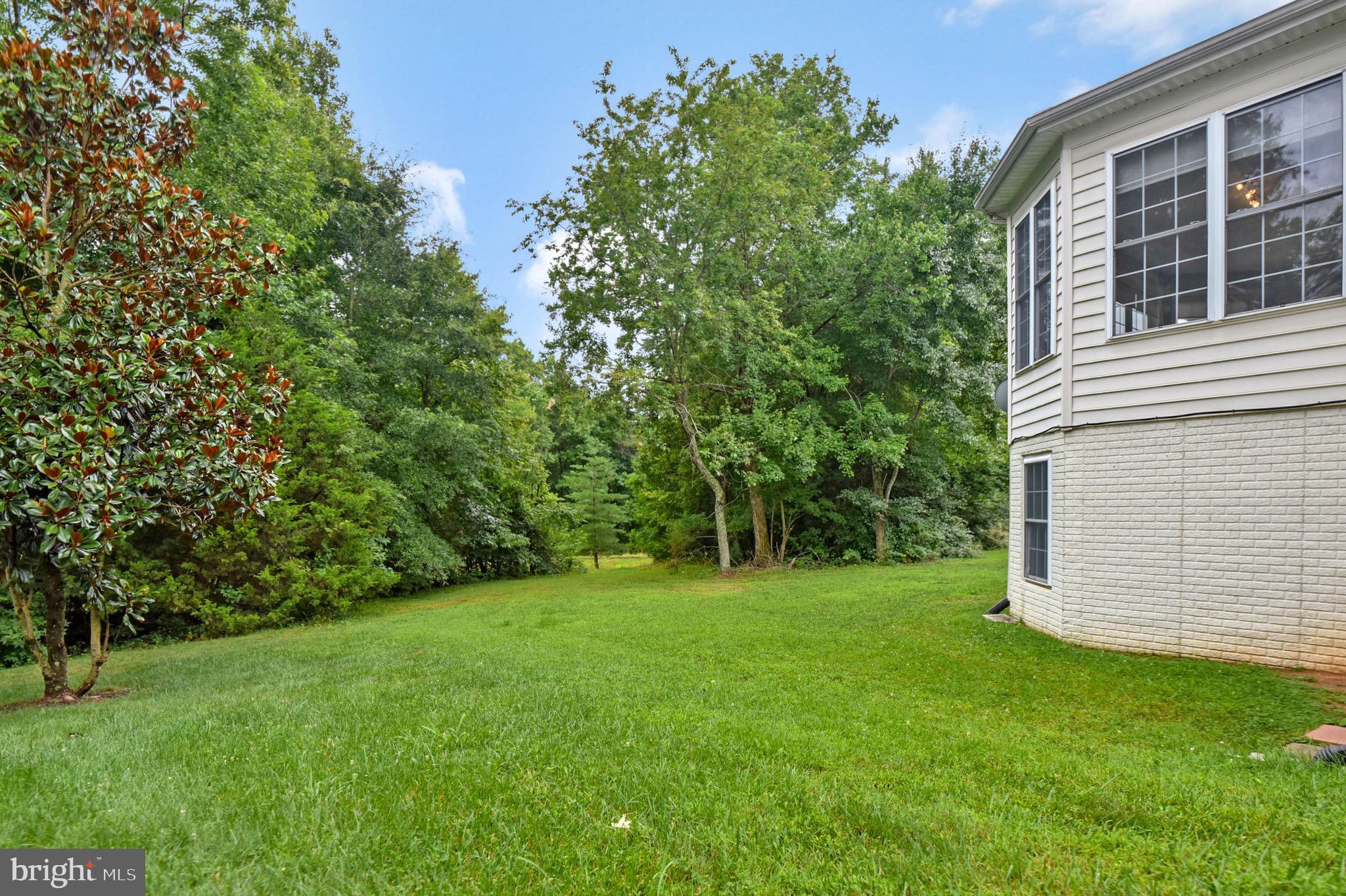 10105 Bartley Way Lanham, MD 20706 - Photo 3 of 55