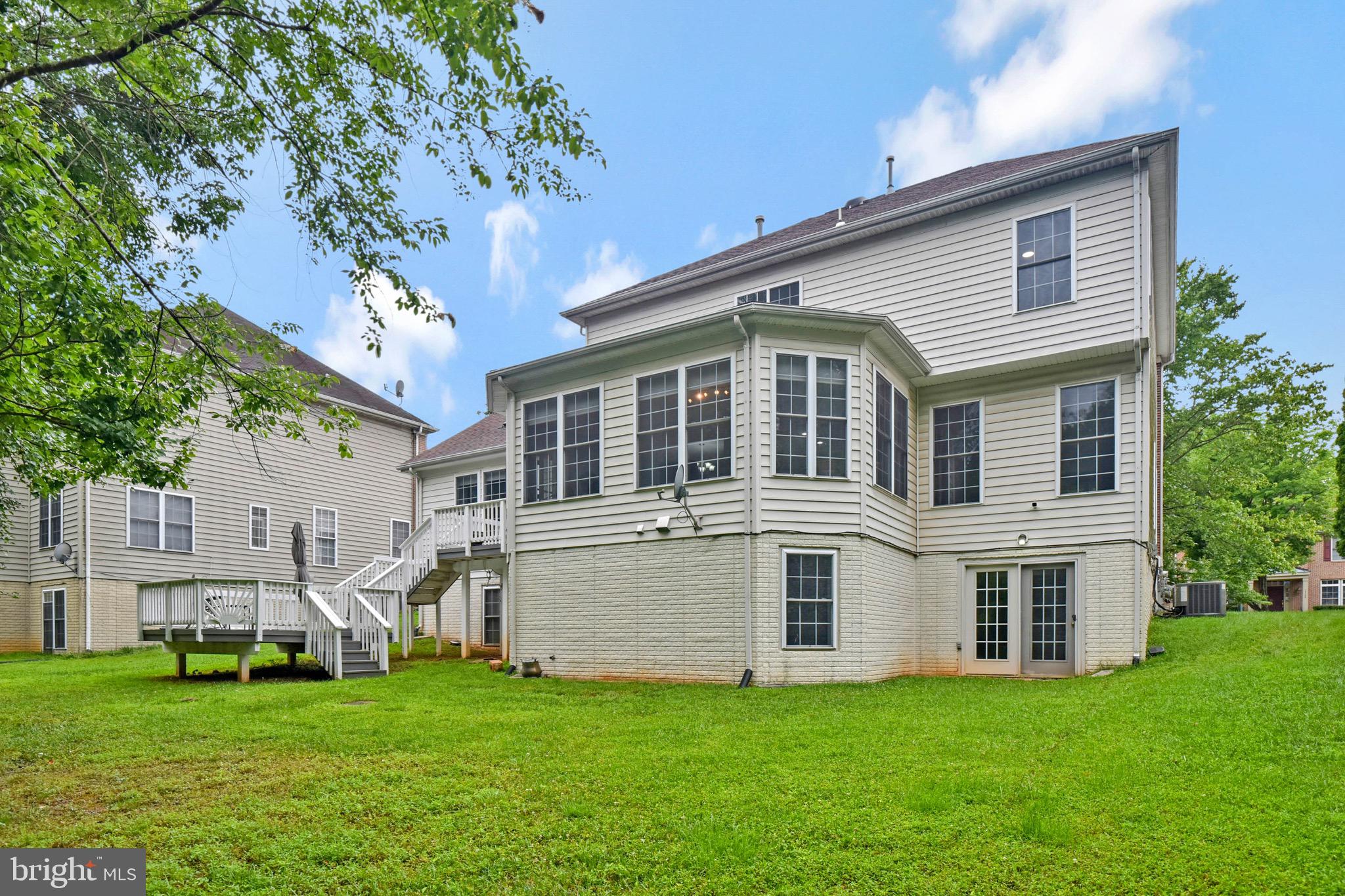 10105 Bartley Way Lanham, MD 20706 - Photo 4 of 55