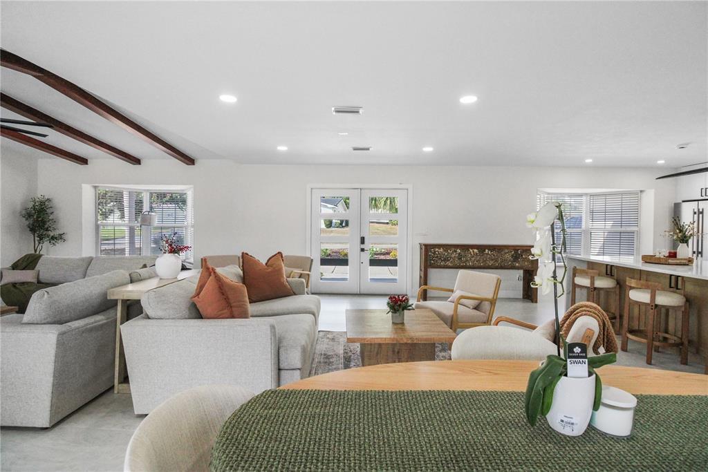 1575 Brookside Boulevard Largo, FL 33770 - Photo 13 of 42 a living room with furniture