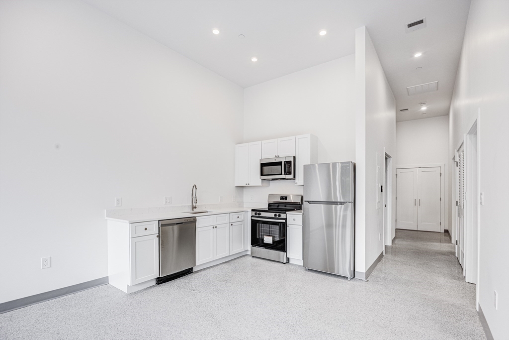 80 Middlesex Street, Unit 206 Lowell, MA 01852 - Photo 4 of 24