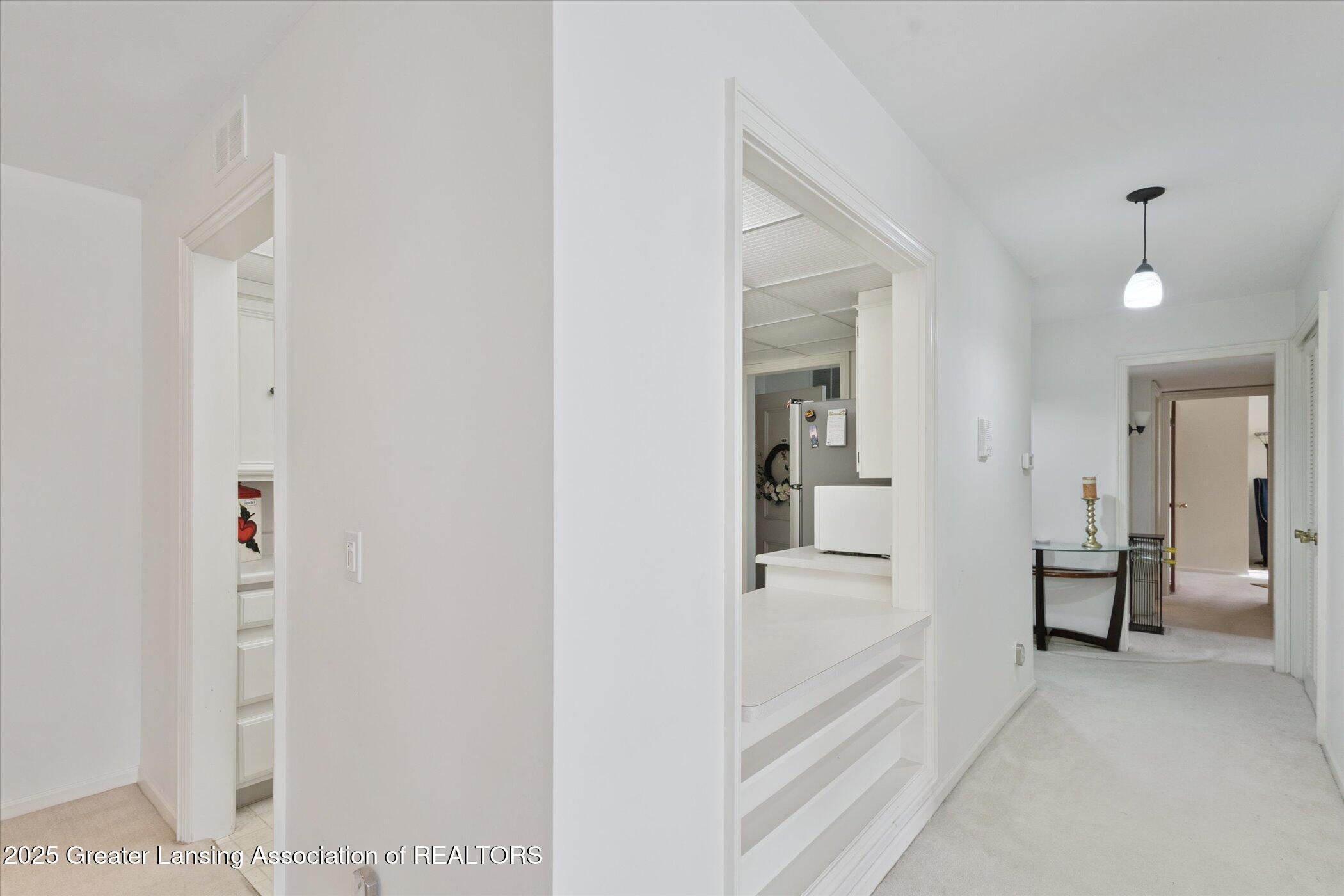 1740 Wellington Road, Unit 103 Lansing, MI 48910 - Photo 14 of 37 24-1740-Wellington-Rd-#103-Lansing-MI-48