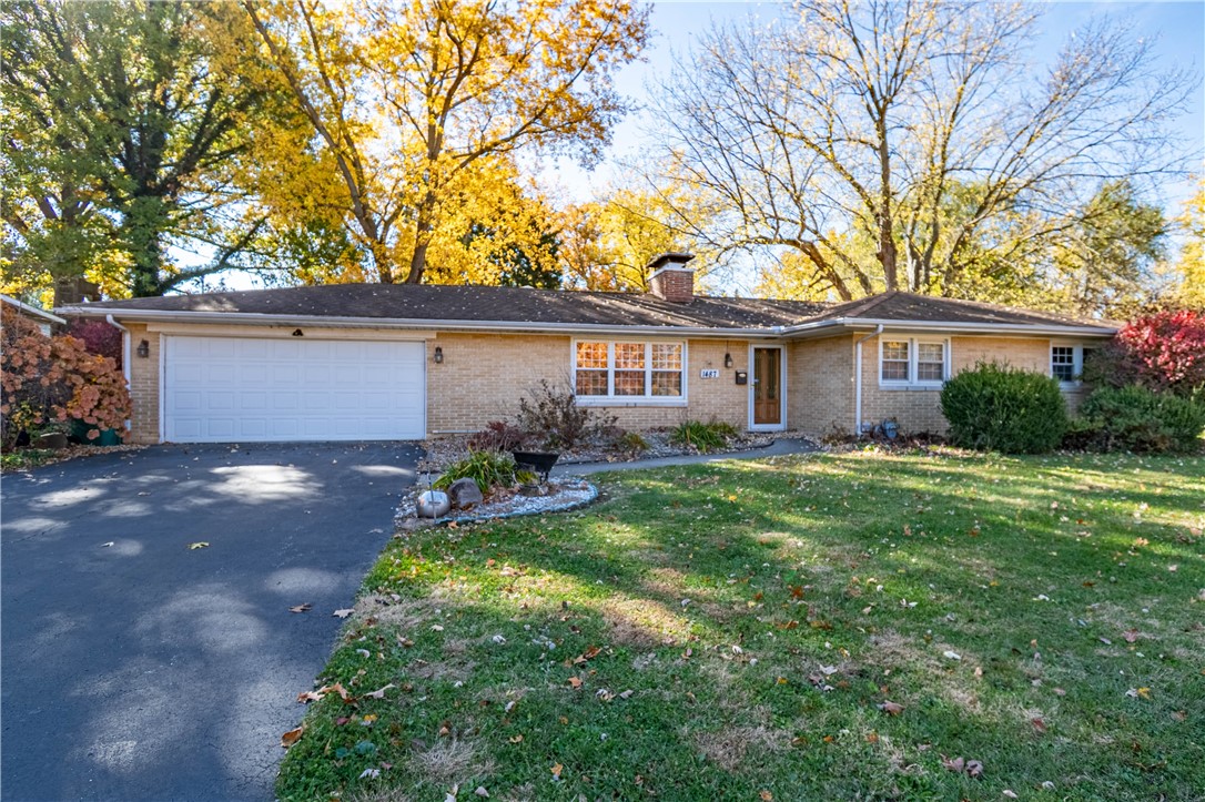 1487 West Glenn Drive Decatur, IL 62526 - Photo 1 of 20