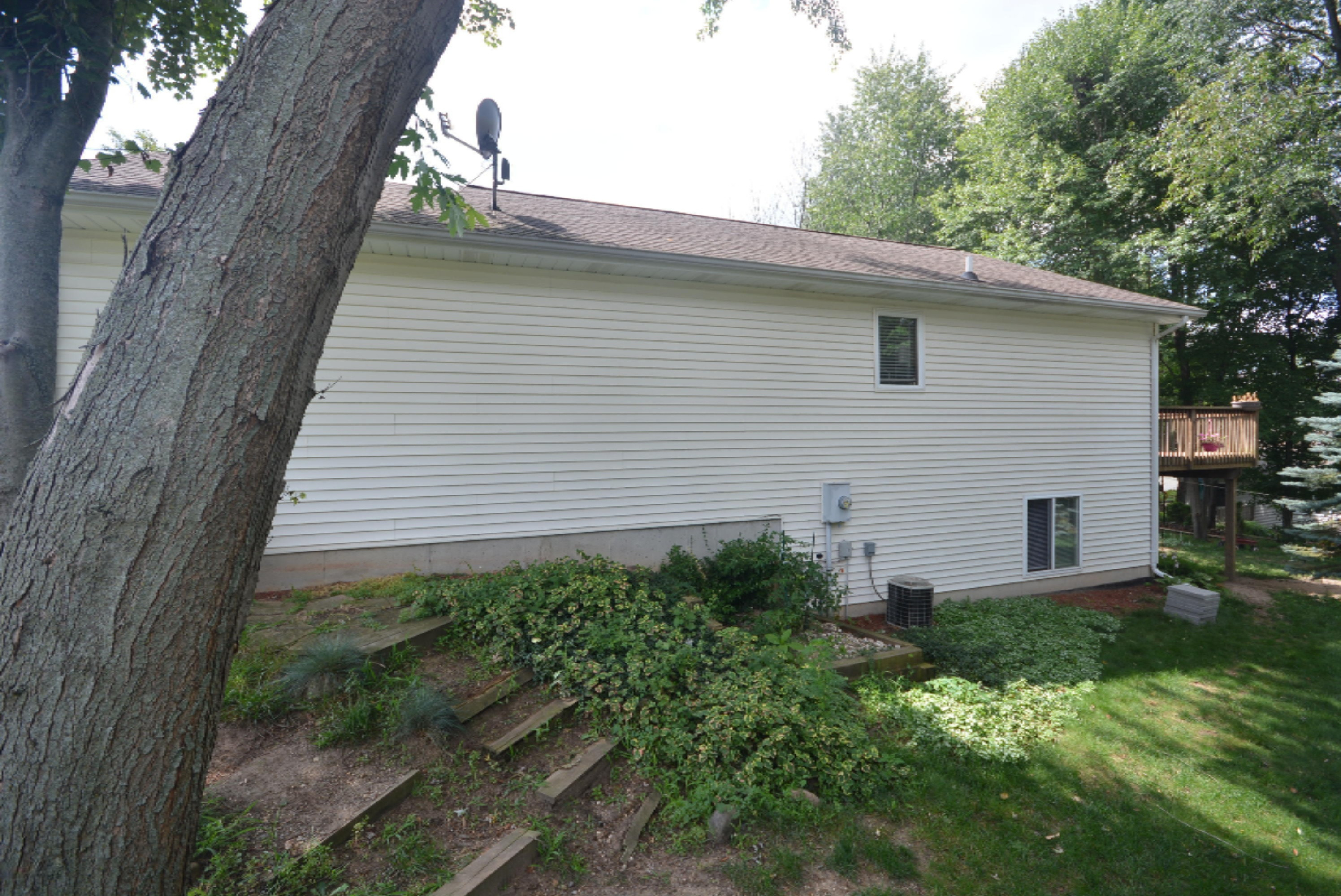 2596 Chestnut Ridge Avenue Portage, MI 49024 - Photo 7 of 52 DSC_0503