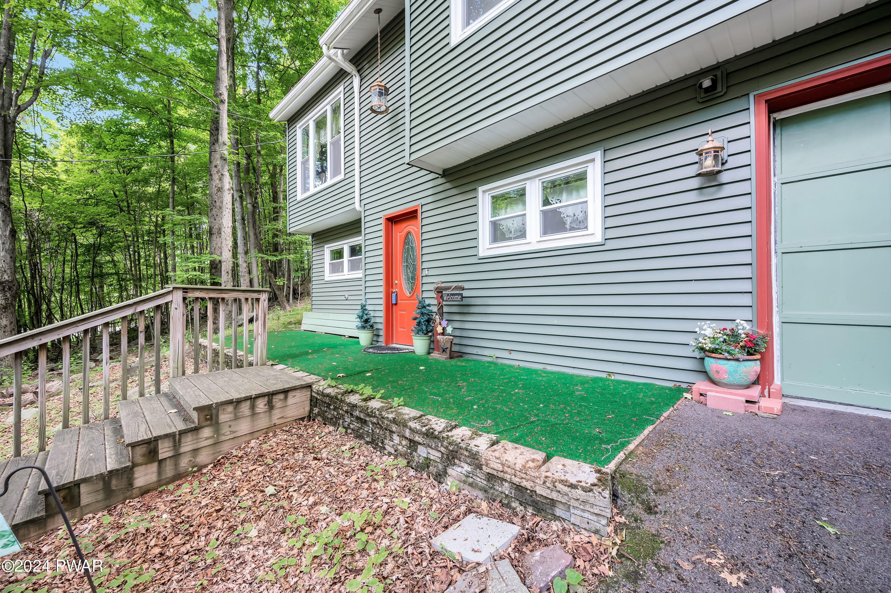 158 Ridgeview Drive Lake Ariel, PA 18436 - Photo 2 of 37 a view of a house with wooden fence