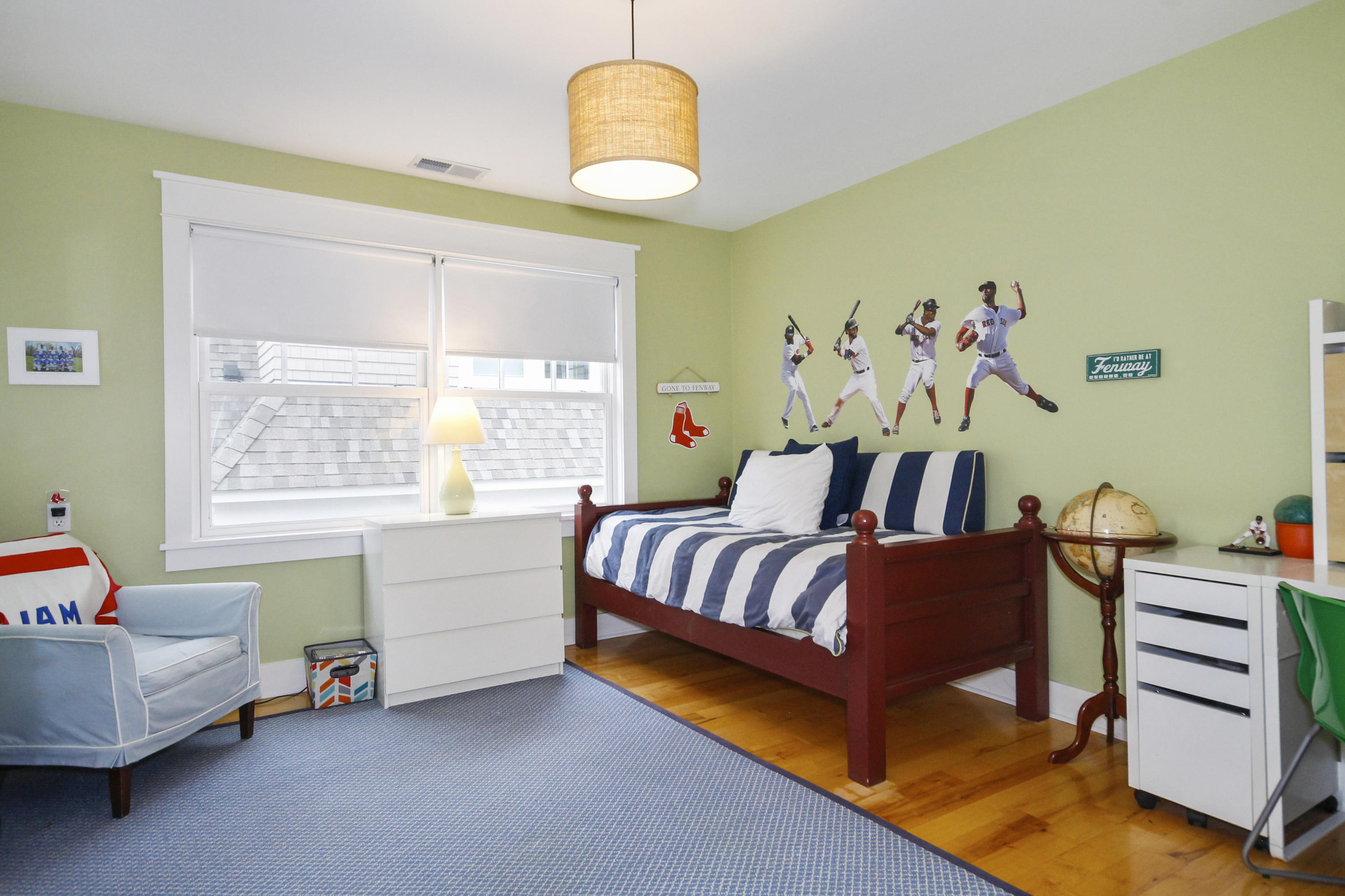 2 Rowayton Avenue Rowayton, CT 06853 - Photo 29 of 43 a bedroom with a bed and a window