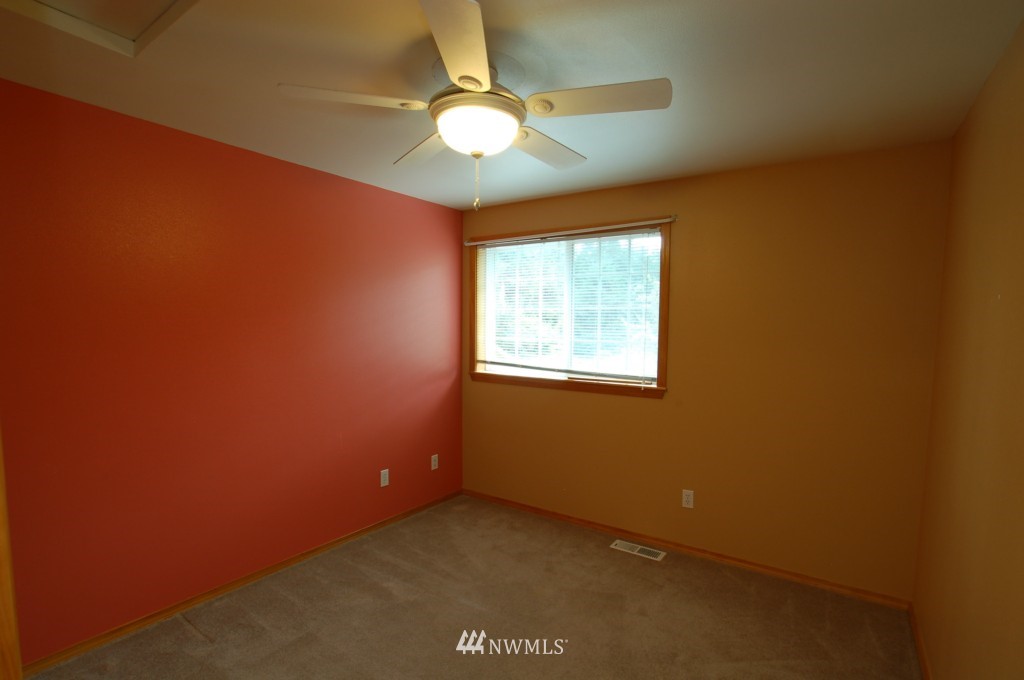 10008 168th Avenue Southwest Rochester, WA 98579 - Photo 13 of 15