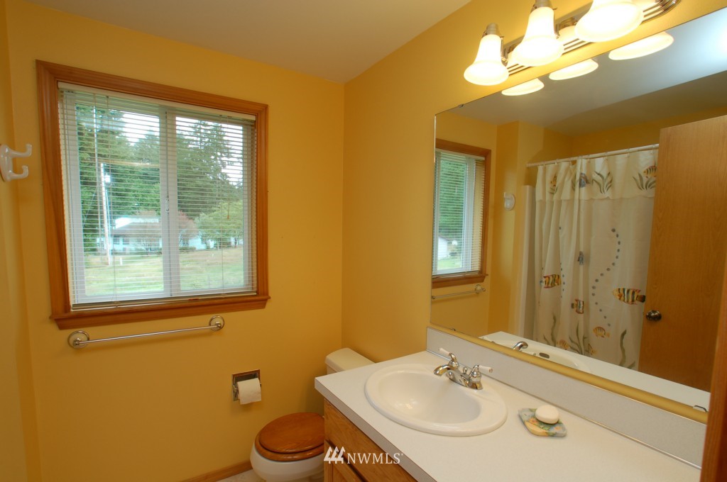 10008 168th Avenue Southwest Rochester, WA 98579 - Photo 14 of 15