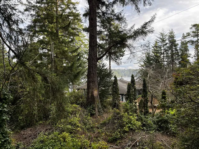 $359,000 | 83871 Highway 101, Florence, OR 97439
