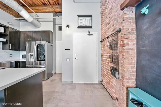 $2,800 | 331 South Peoria Street, Unit 303, Chicago, IL 60607