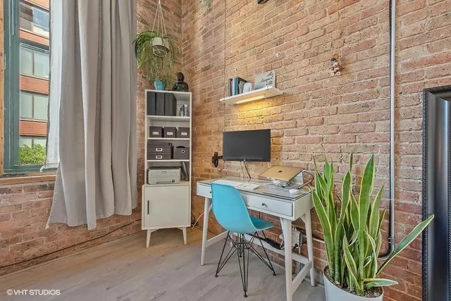 $2,800 | 331 South Peoria Street, Unit 303, Chicago, IL 60607