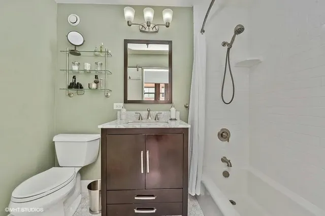 $2,800 | 331 South Peoria Street, Unit 303, Chicago, IL 60607