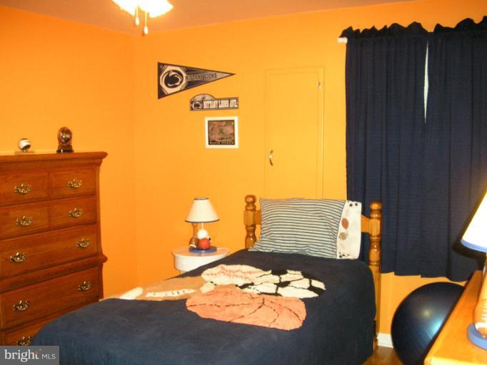 1410 State Line Road Waynesboro, PA 17268 - Photo 5 of 30 Bedroom