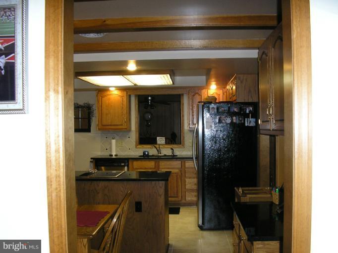 1410 State Line Road Waynesboro, PA 17268 - Photo 8 of 30 Kitchen