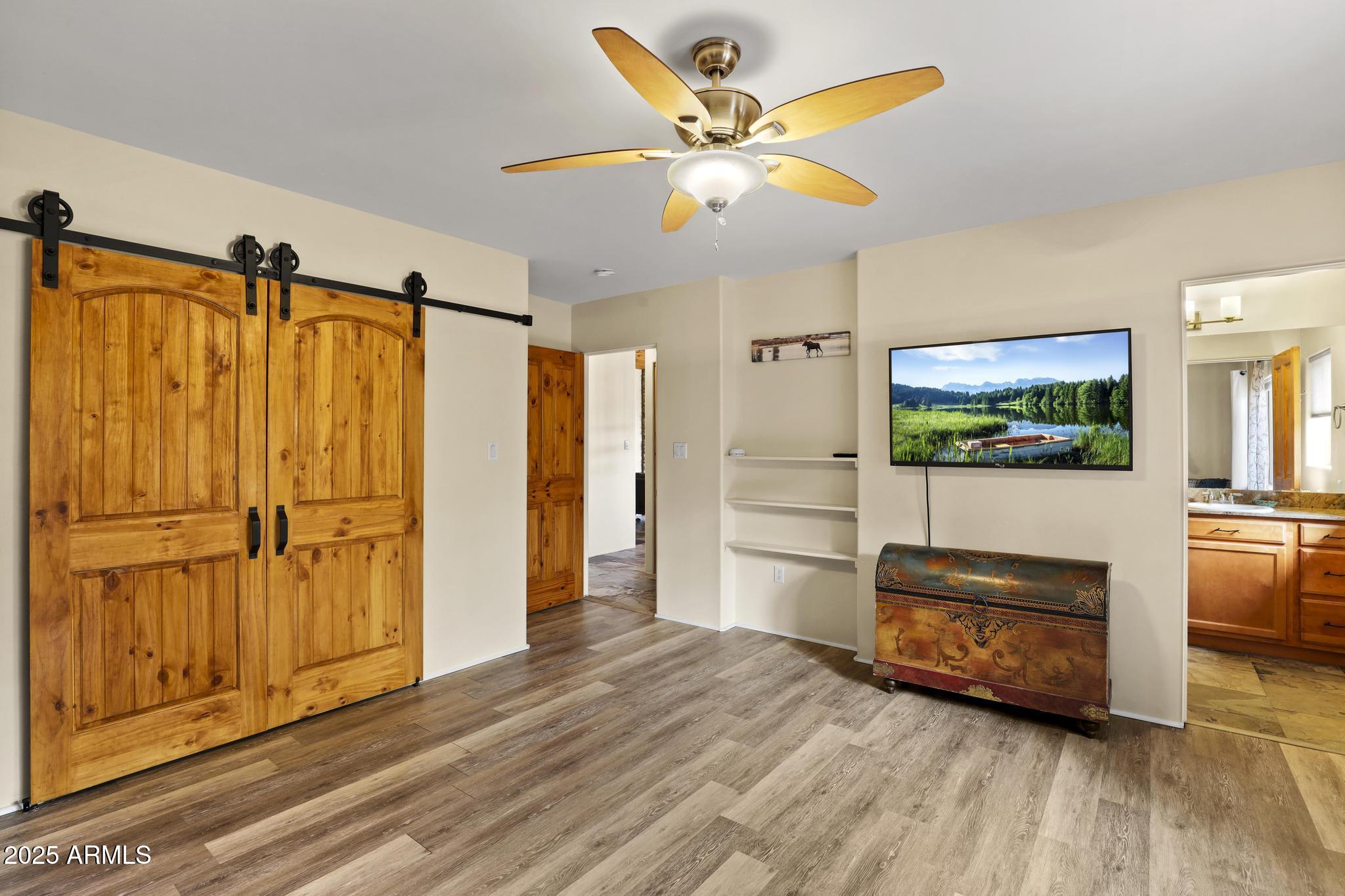 4977 North N Trails Pine, AZ 85544 - Photo 24 of 28 a view of a livingroom with furniture and a flat screen tv