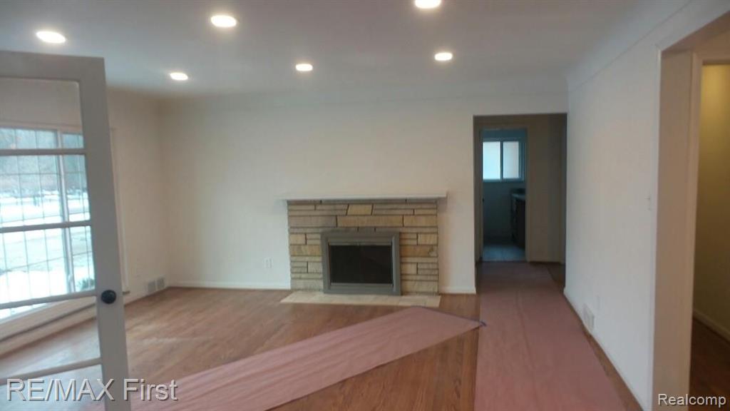 18418 Beverly Road Beverly Hills, MI 48025 - Photo 11 of 19