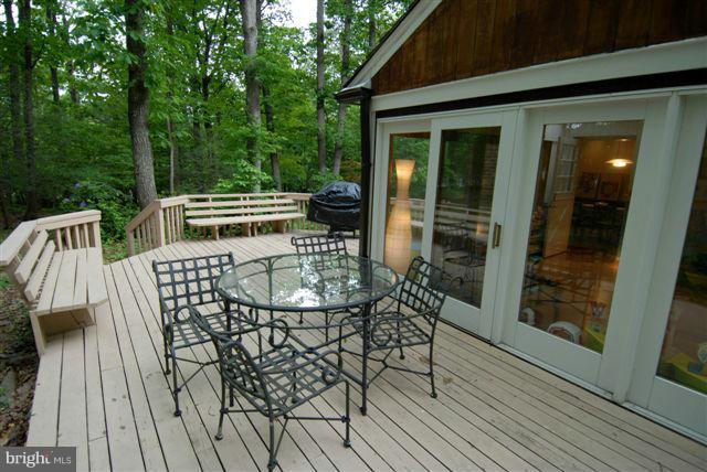 2040 Hunter Mill Road Vienna, VA 22181 - Photo 24 of 26 Exterior (General)