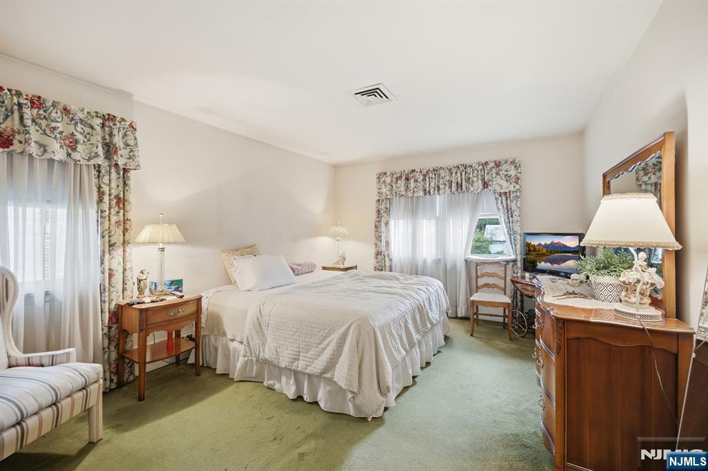 1111 Cumbermeade Road Fort Lee, NJ 07024 - Photo 23 of 30 Gallery Image 23