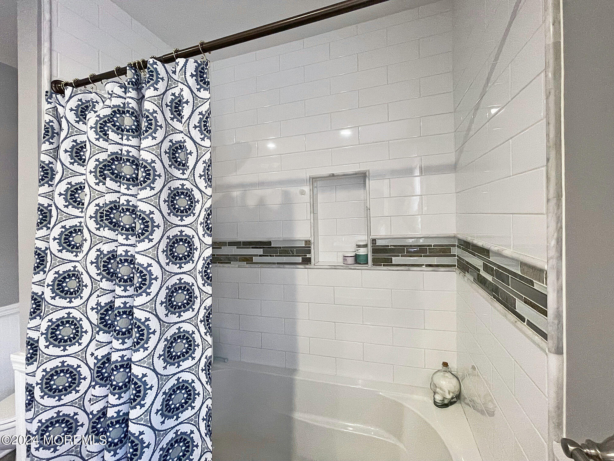 139 3rd Street, Unit 2 Keyport, NJ 07735 - Photo 22 of 36 a bathroom with a bathtub and a shower