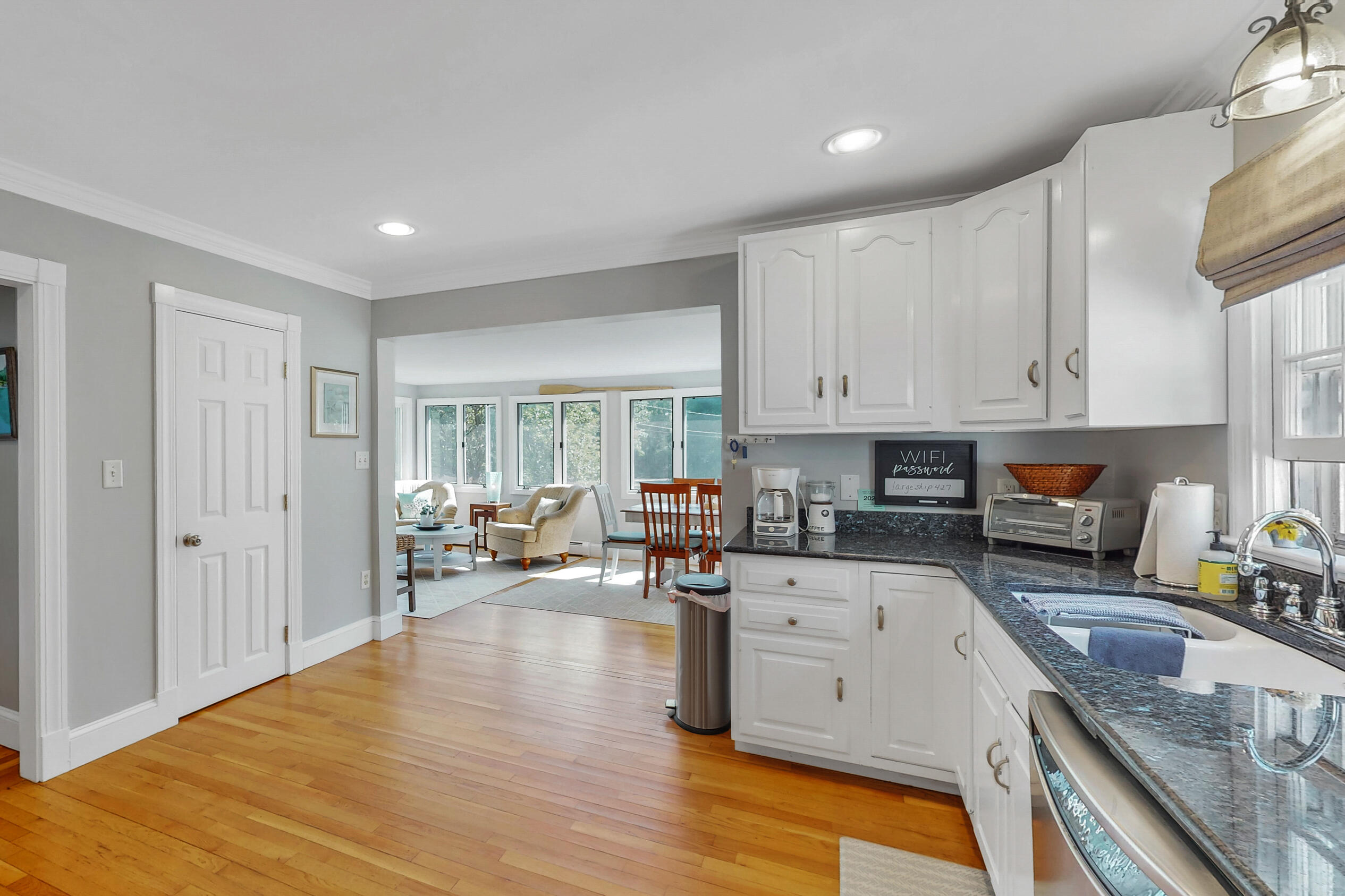 175 Sea Rd kitchen