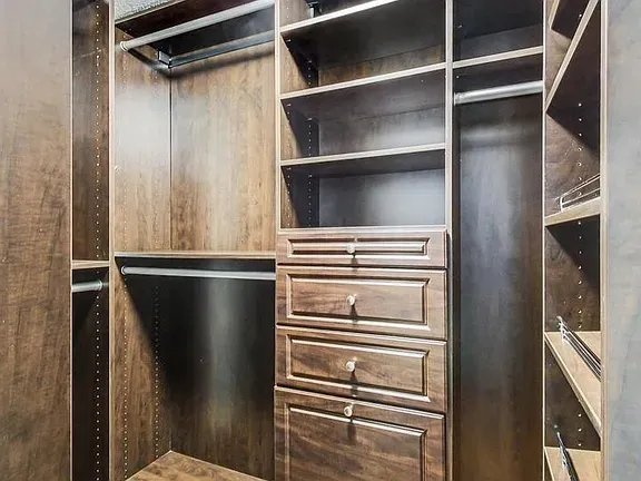 $3,800 | 2 East Erie Street, Unit 2205, Chicago, IL 60611