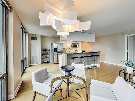 $3,800 | 2 East Erie Street, Unit 2205, Chicago, IL 60611