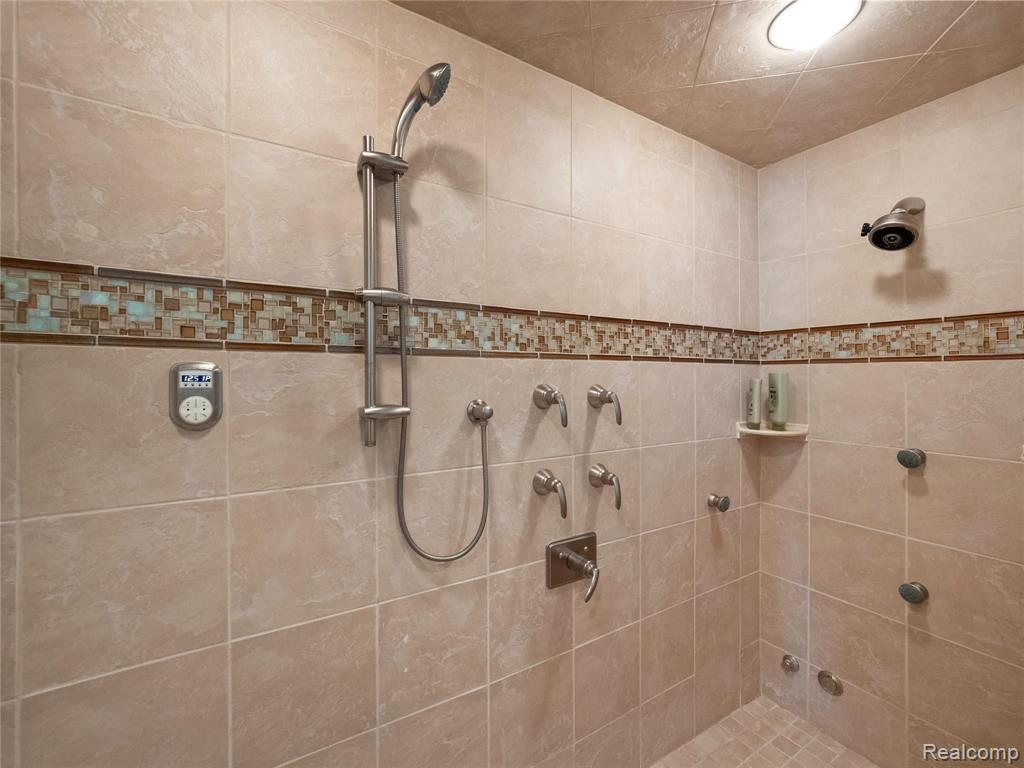 21311 Metroview Road Farmington Hills, MI 48335 - Photo 51 of 78