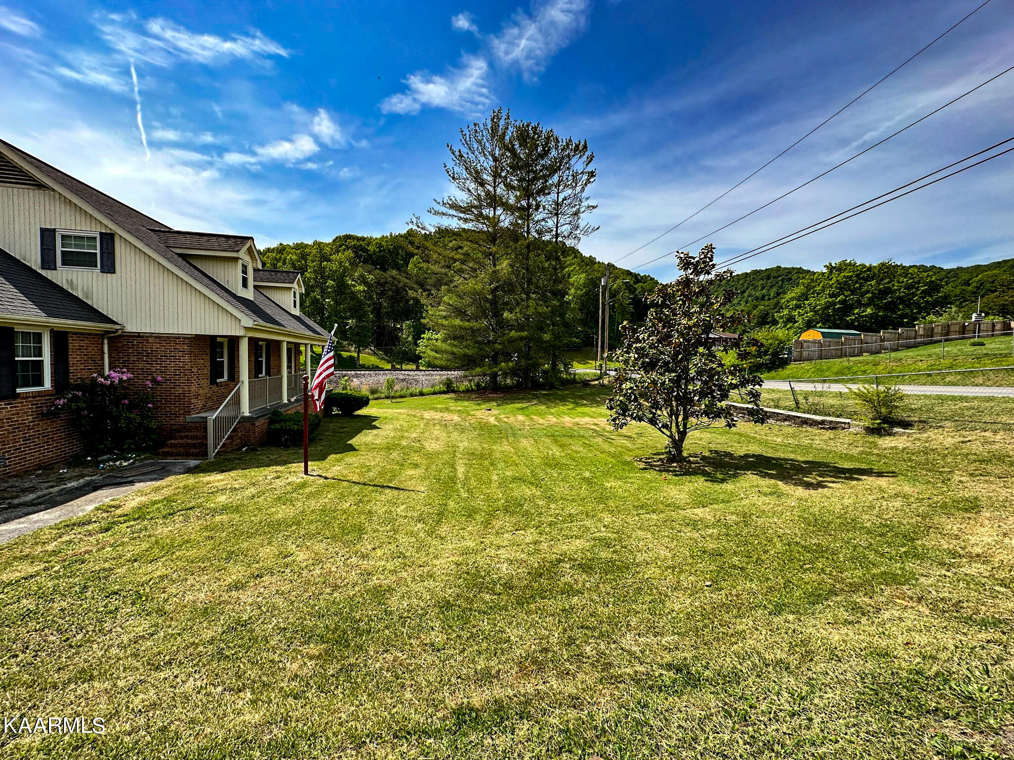 725 Balmoral Road Middlesboro, KY 40965 - Photo 4 of 53 725 Balmoral-03