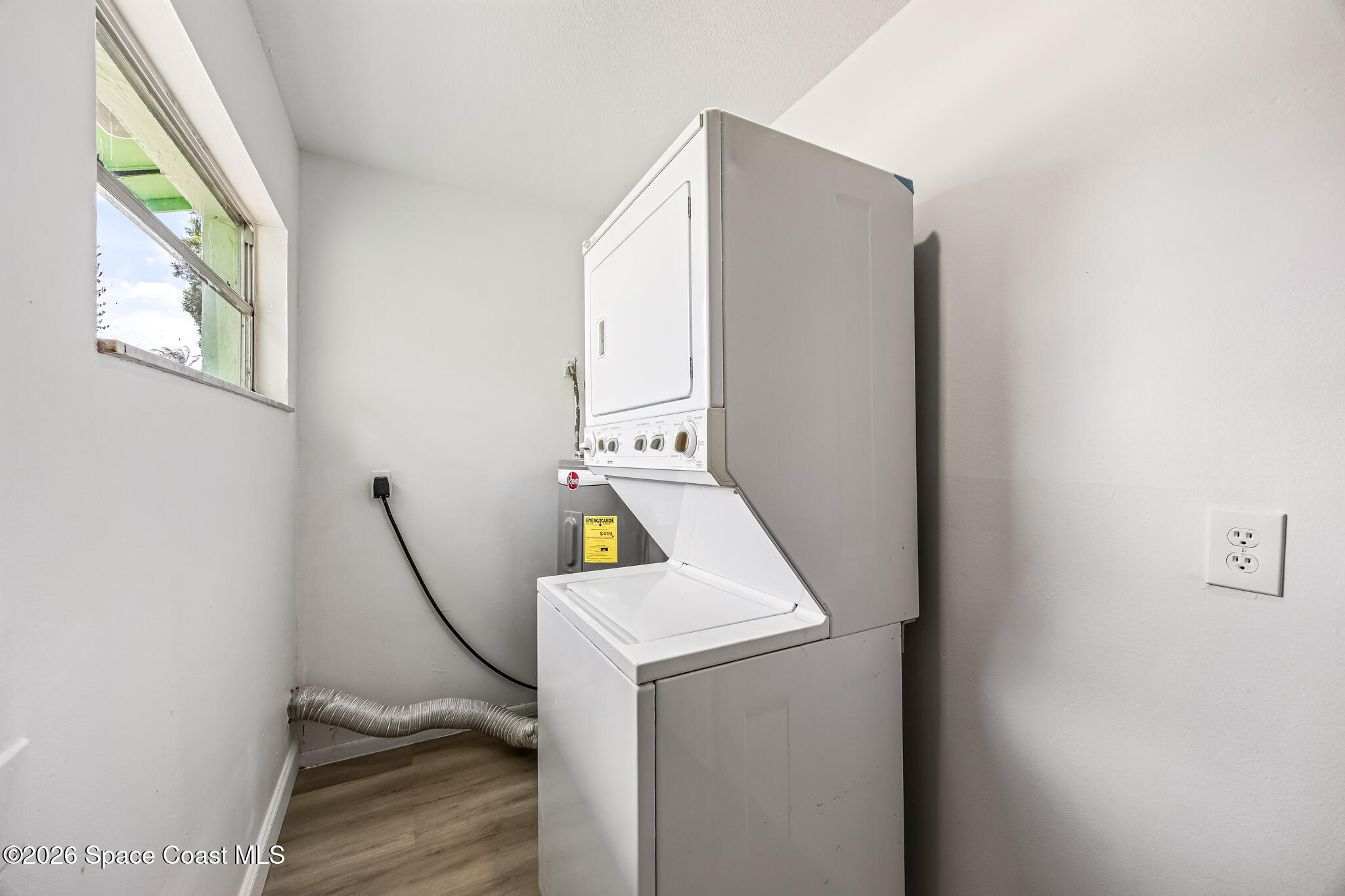 2857 Pennington Place Melbourne, FL 32935 - Photo 28 of 30 laundry room