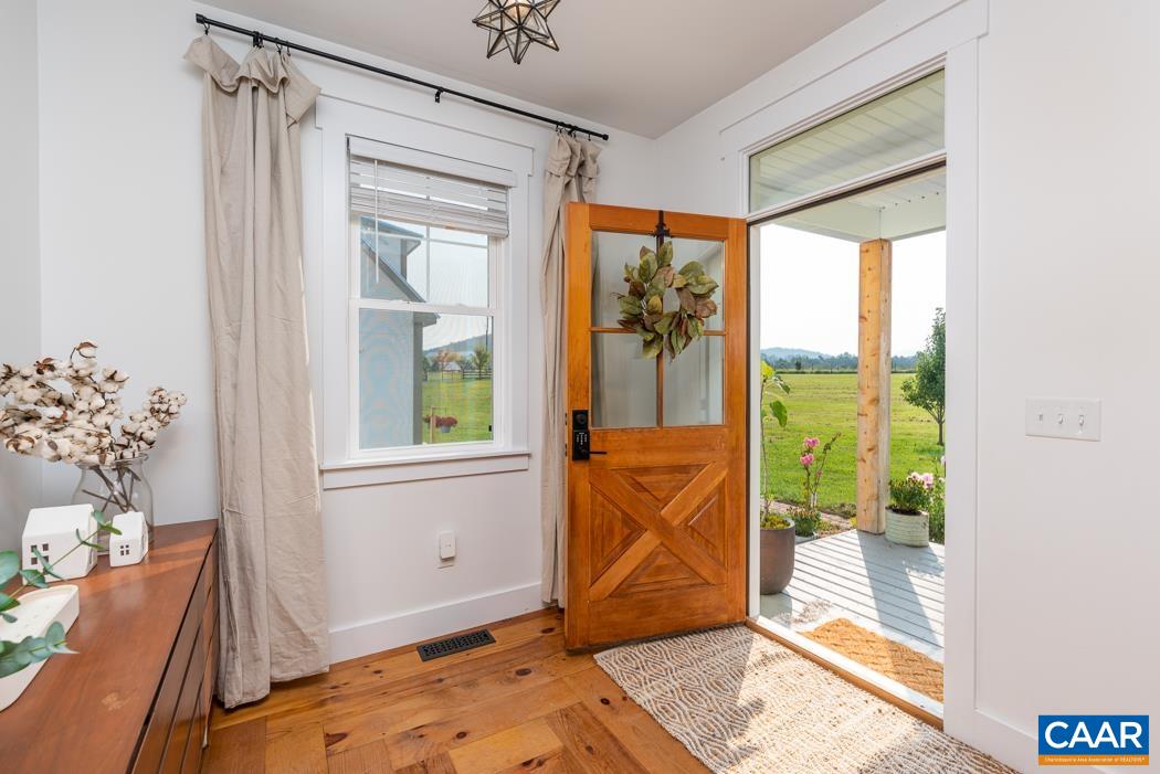 318 Battlefield Road Waynesboro, VA 22980 - Photo 3 of 47 a view of an entryway
