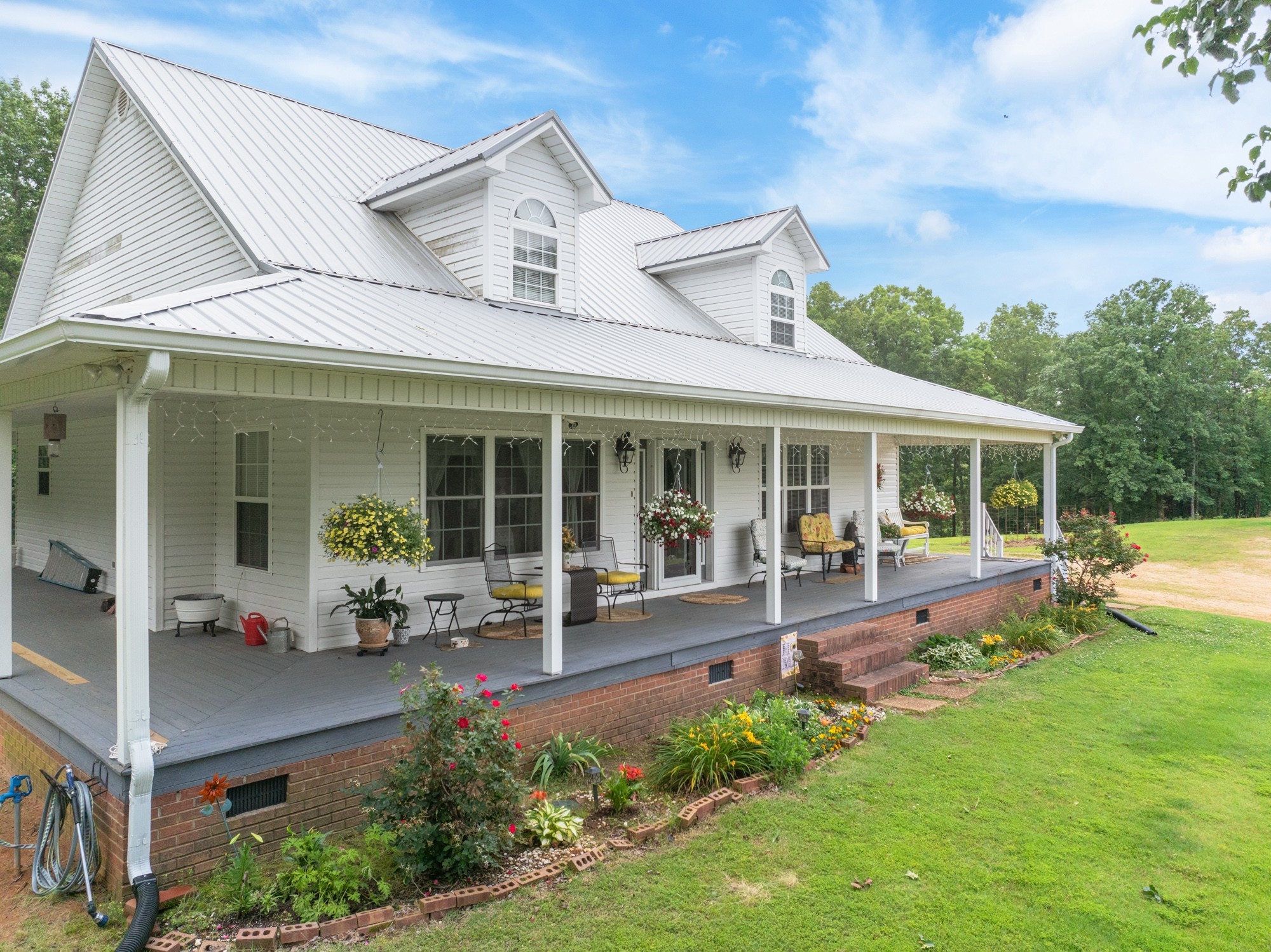 1401 Camper Road Decaturville, TN 38329 - Photo 1 of 40 Gallery Image 1