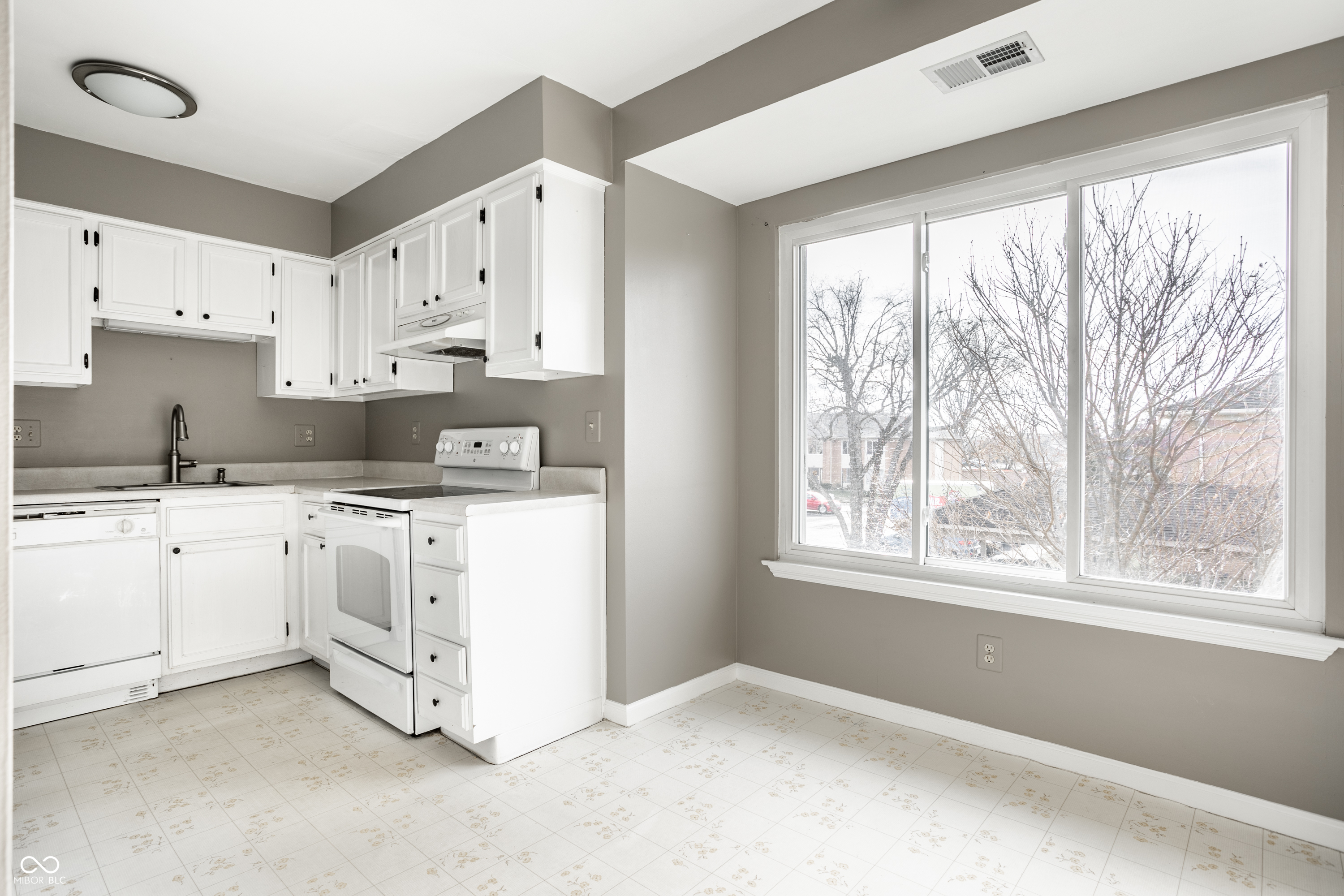 398 Hunters Lane, Unit D Carmel, IN 46032 - Photo 18 of 53