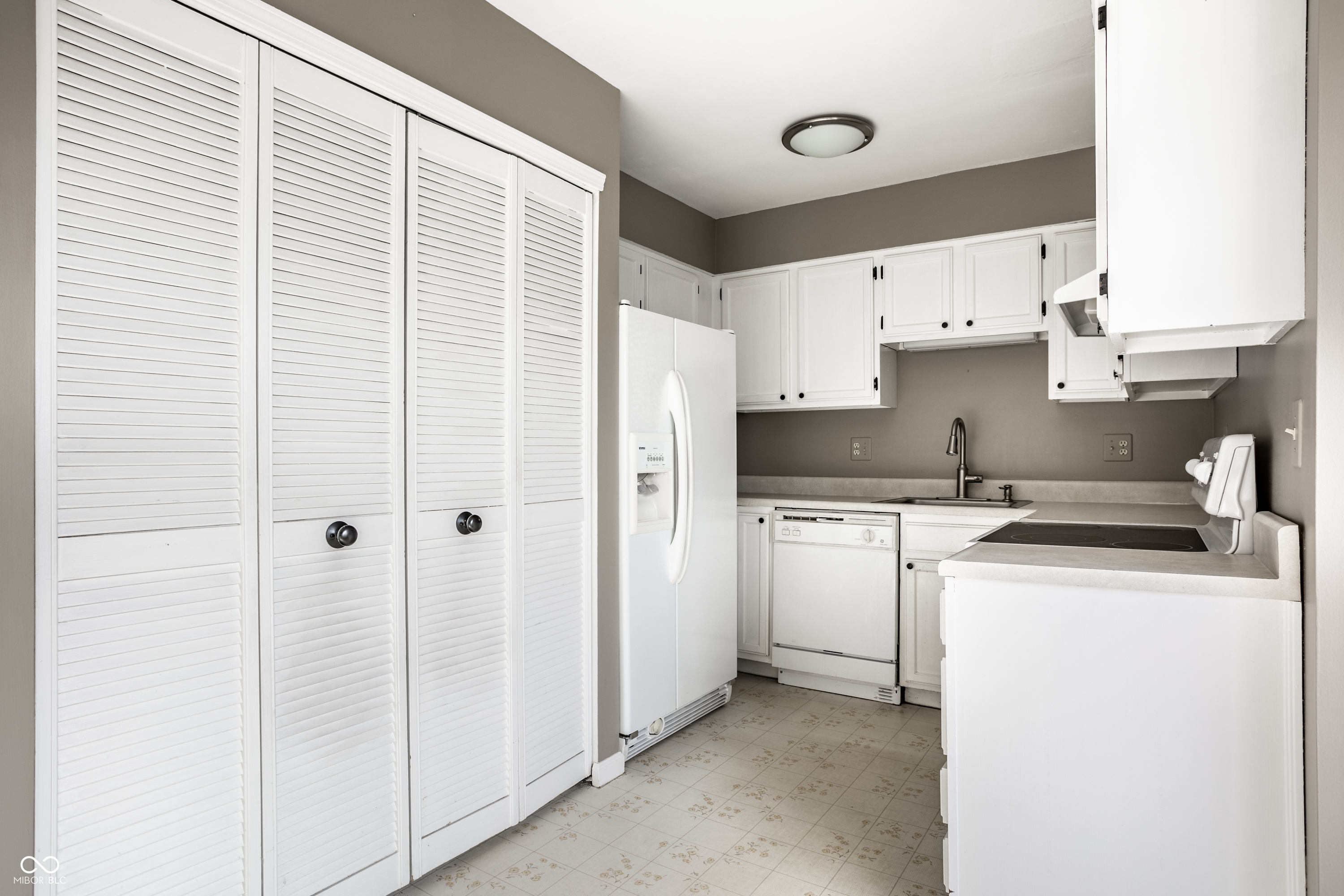 398 Hunters Lane, Unit D Carmel, IN 46032 - Photo 22 of 53